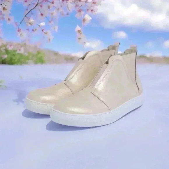 🌸Champagne colored ankle boots. - Picture 3 of 3